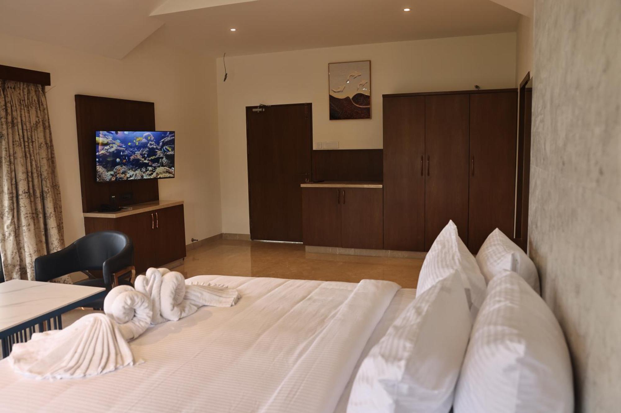 Mstays Ecr By Mirabilis Hotel Chennai Exterior photo